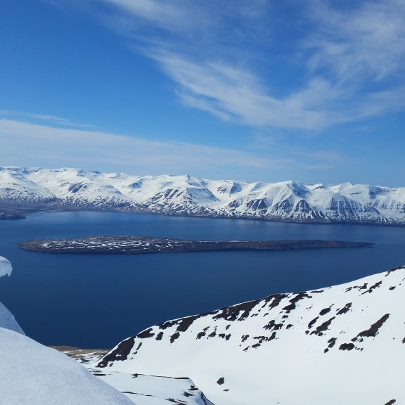 S&eacute;&eth; yfir &aacute; Hr&iacute;sey og Tr&ouml;llaskaga