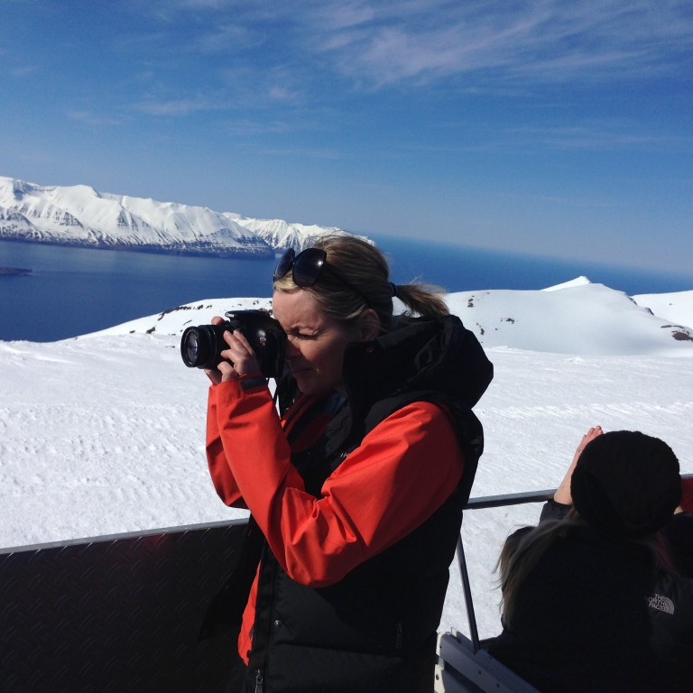 Inga Margr&eacute;t a&eth; mynda &uacute;ts&yacute;ni&eth;