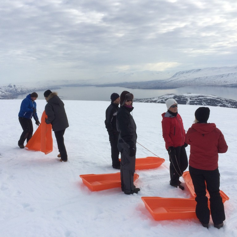 Allir tilb&uacute;nir.